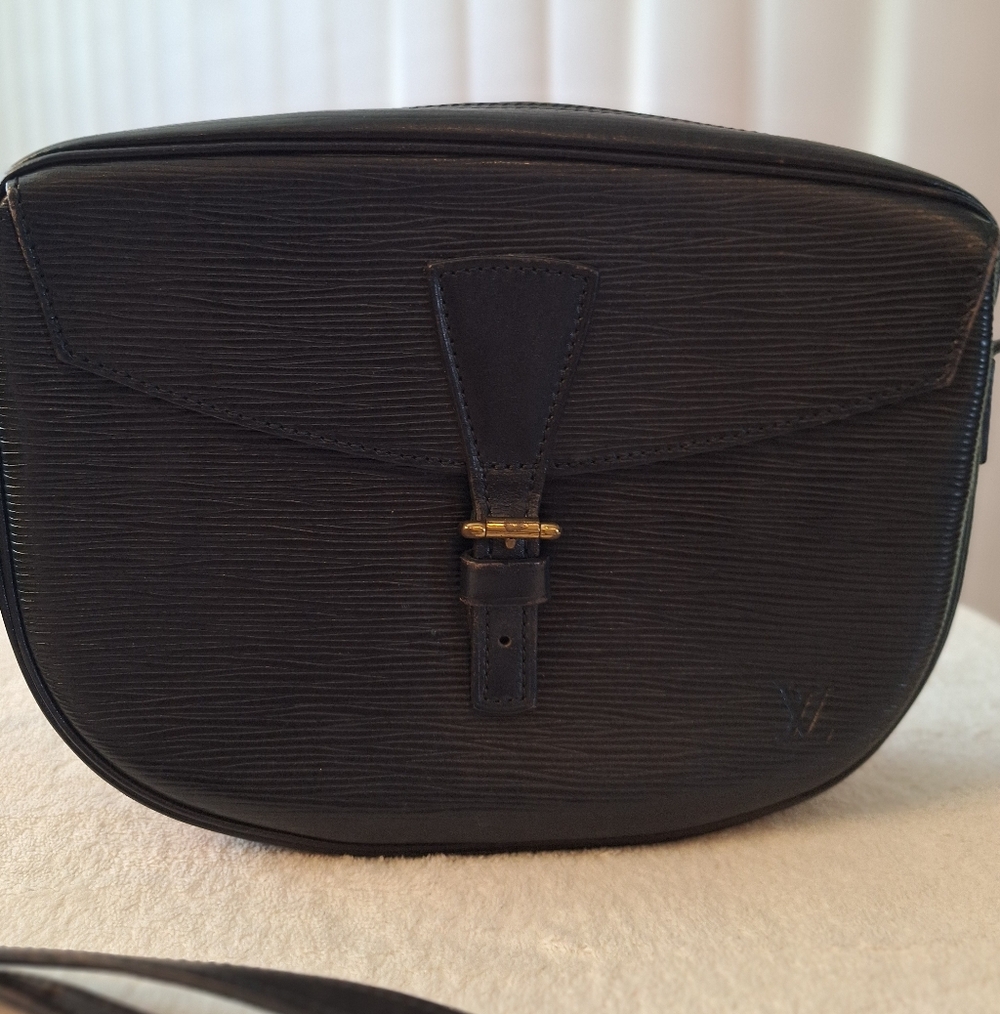 Louis Vuitton Jeune Fille - Picture 15 of 16